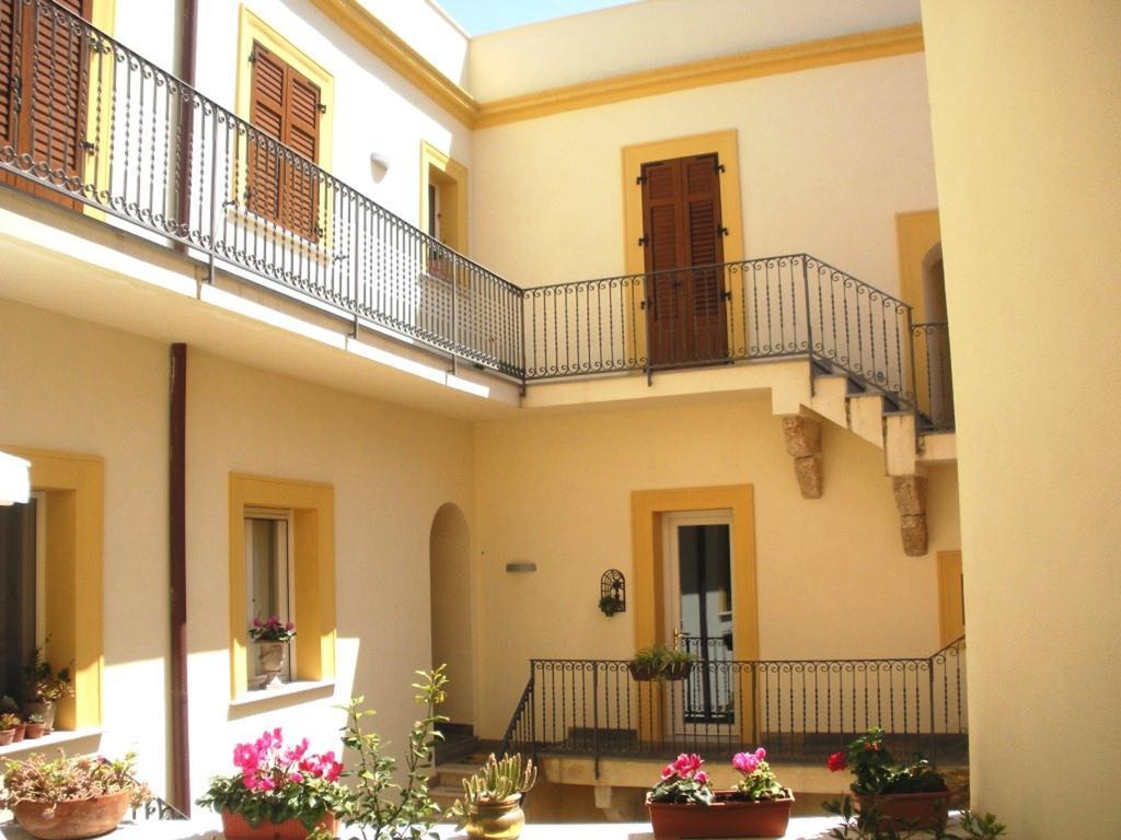 B&B Case A San Matteo Марсала Экстерьер фото