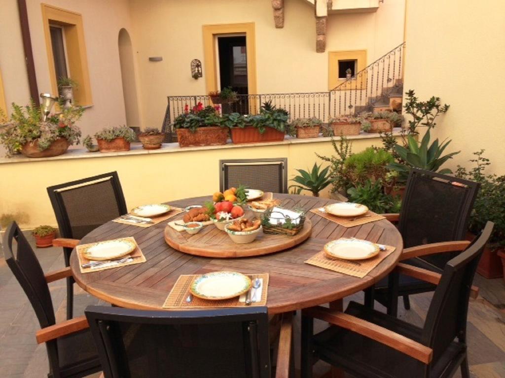 B&B Case A San Matteo Марсала Экстерьер фото